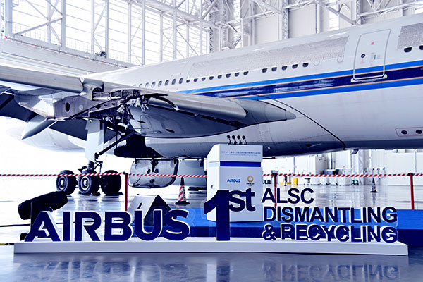 波音高層在參議院聽證會上強調了熱塑性復合材料對于飛機制造的重要性